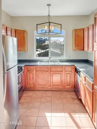 Photo #5: 6390691 Listing