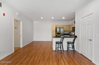 Photo #3: 6390733 Listing