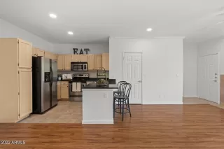 Photo #4: 6390733 Listing