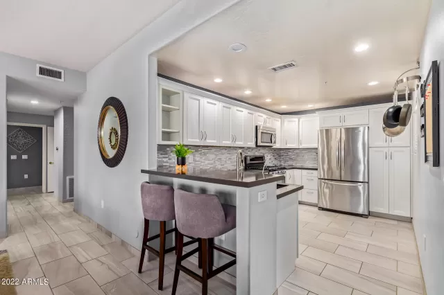 MLS: 6390958 Condo For Sale