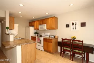 Photo #6: 6391050 Listing