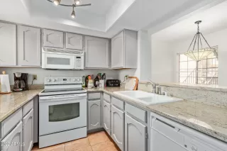 Photo #4: 6391251 Listing 
