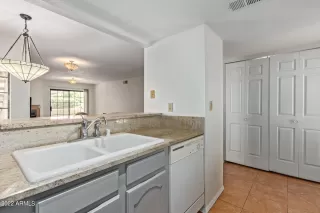 Photo #5: 6391251 Listing 