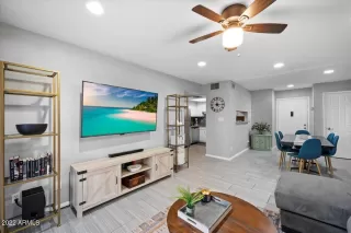 Photo #2: 6391296 Listing