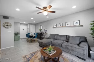 Photo #3: 6391296 Listing