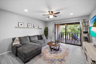 Photo #4: 6391296 Listing