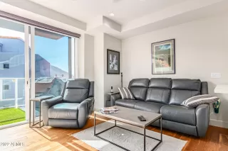 Photo #4: 6391556 Listing