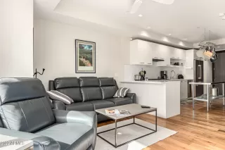 Photo #5: 6391556 Listing