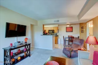 Photo #4: 6391756 Listing