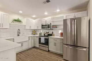 Photo #3: 6391867 Listing 