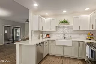 Photo #5: 6391867 Listing 