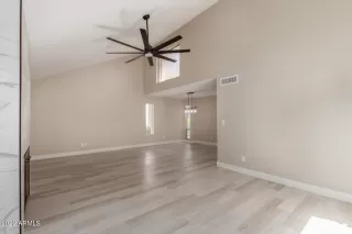 Photo #4: 6391928 Listing 