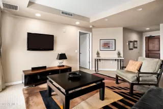 Photo #6: 6392028 Listing