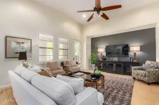 Photo #6: 6392077 Listing 