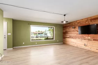 Photo #2: 6392617 Listing