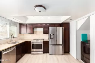 Photo #5: 6392617 Listing