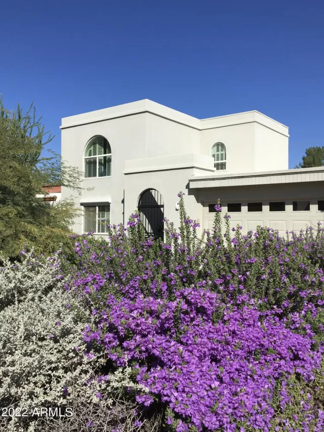 MLS: 6393170 Condo For Sale