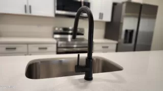 Photo #3: 6393267 Listing