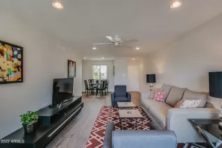 Photo #5: 6393450 Listing