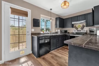 Photo #3: 6393825 Listing