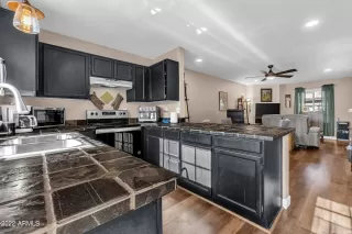 Photo #4: 6393825 Listing