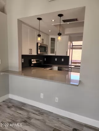 Photo #5: 6393884 Listing 