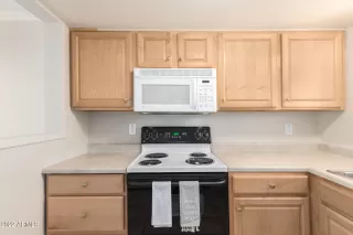 Photo #5: 6394033 Listing