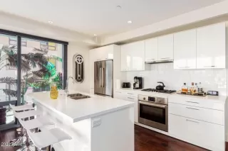 Photo #3: 6394181 Listing