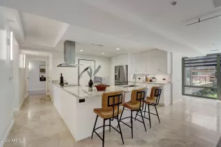 Photo #3: 6395128 Listing 