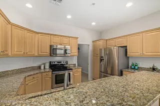 Photo #4: 6395275 Listing