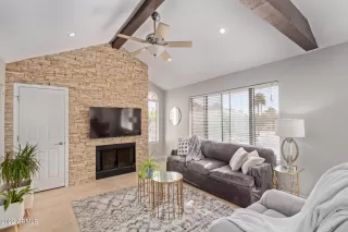 Photo #6: 6395340 Listing