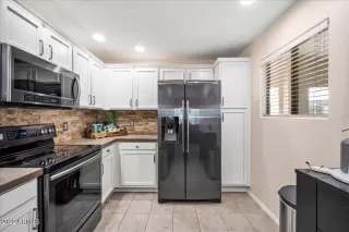 Photo #3: 6395393 Listing 