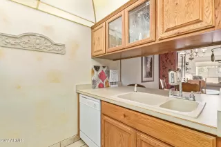 Photo #4: 6395404 Listing