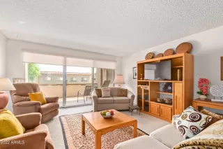 Photo #6: 6395404 Listing