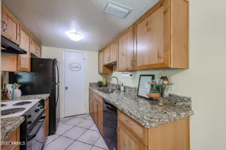 Photo #3: 6395797 Listing 