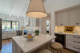 Photo #3: 6395958 Listing