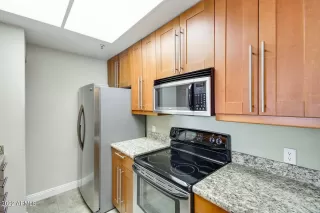 Photo #3: 6395995 Listing