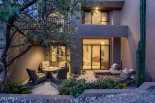 Photo #2: 6396332 Listing 