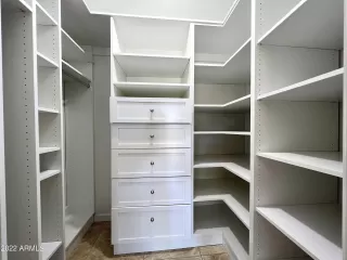 Photo #5: 6396502 Listing