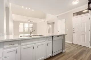 Photo #6: 6396607 Listing