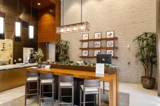 Photo #5: 6397196 Listing