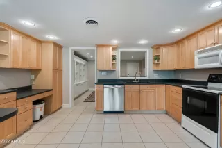 Photo #2: 6397425 Listing