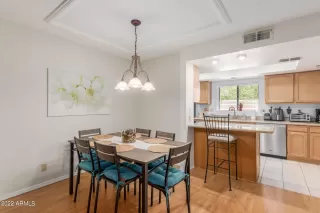 Photo #6: 6397580 Listing