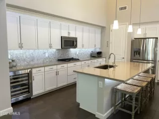 Photo #6: 6397592 Listing