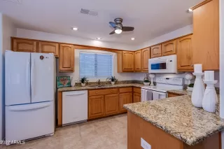 Photo #2: 6397907 Listing