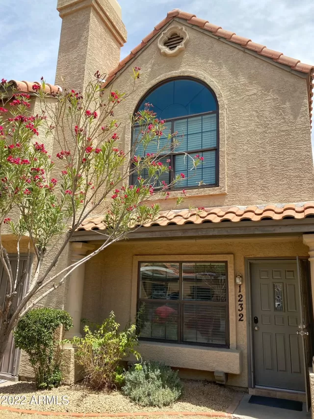 MLS: 6398215 Condo For Sale