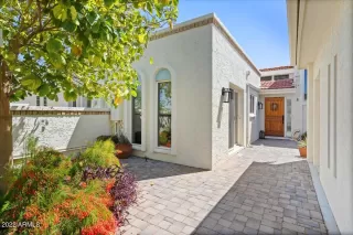 Photo #5: 6398270 Listing