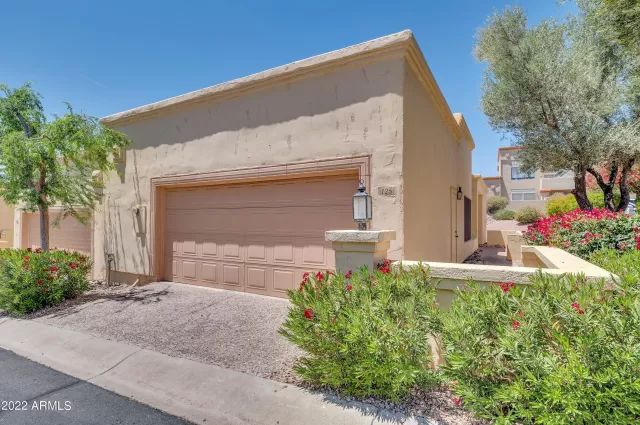 MLS: 6398654 Condo For Sale