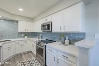 Photo #4: 6398982 Listing