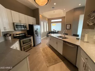 Photo #5: 6398996 Listing